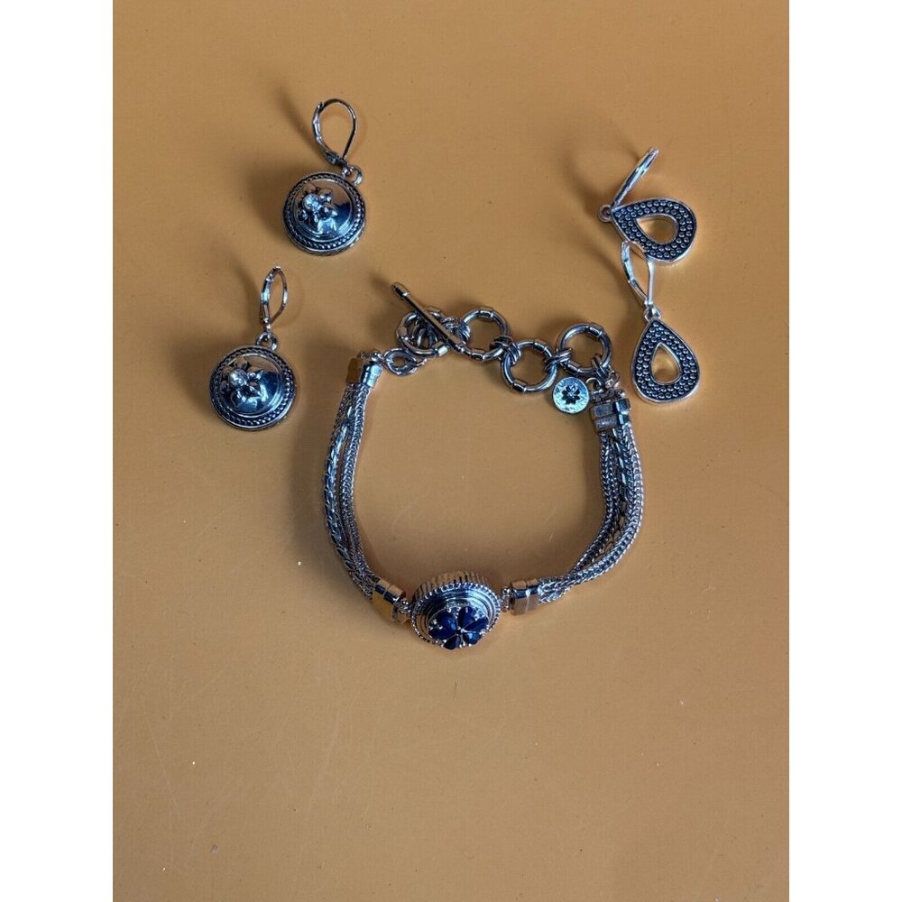 Vintage PGSC Snap On Jeweled Bracelet and 2 Sets of Pierced Earrings 7 - 8 1/2" - Picture 3 of 8